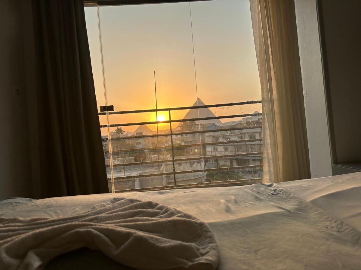 Happy Pyramids View Hotel